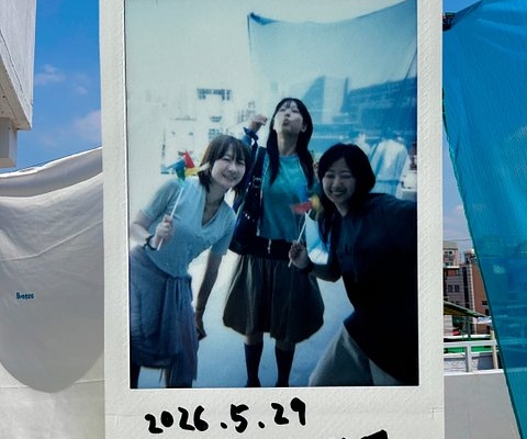 a-day-with-marketer-&-artist-yung:-an-analogue-day-with-friends-on-the-lomo’instant-automat