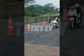 Motor Listrik Yadea T9 Dragbike #motorlistrik #dragbike #yadea #yadeat9 #otomotif #motor