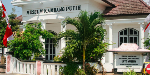 Museum Kambang Putih Tuban, Menjelajah Saksi Bisu Kejayaan Maritim Tuban hingga Kisah Koes Plus