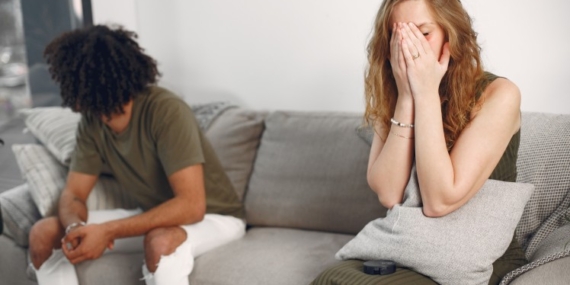 6 Cara Menghadapi Pasangan yang Suka Silent Treatment