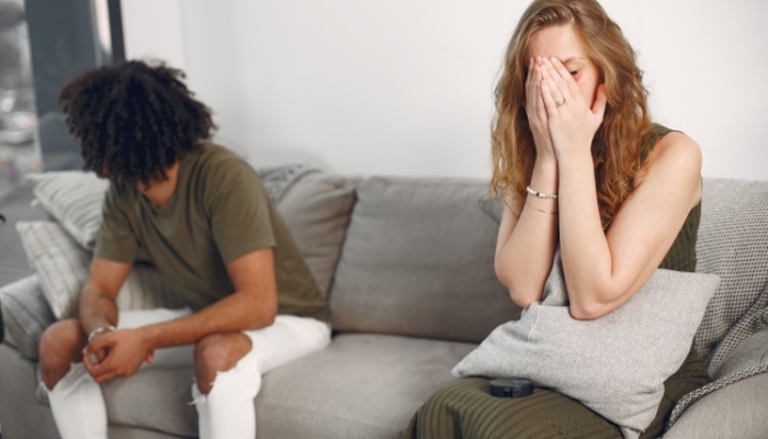 6-cara-menghadapi-pasangan-yang-suka-silent-treatment