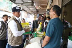 bulog-gelontorkan-beras-ke-pasar-&-ritel,-jaga-harga-sesuai-het