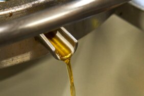 tak-hanya-limbah-rumah-tangga,-minyak-jelantah-bisa-disulap-jadi-avtur-sampai-biodiesel