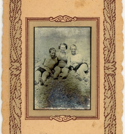 from-the-archives-of-the-family-museum:-historical-tintypes-collection