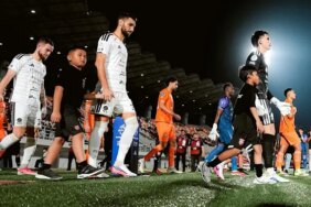 lakukan-9-saves-saat-debut-bersama-persija,-nadeo-argawinata-langsung-alihkan-fokus-ke-persib