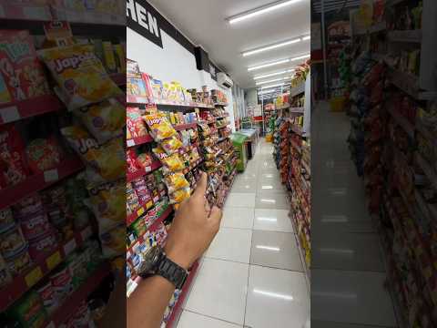 jalan jalan ke alfamart mau beli mie pedas kicau mania 🫣🫣🫣🫣 #trendingshorts