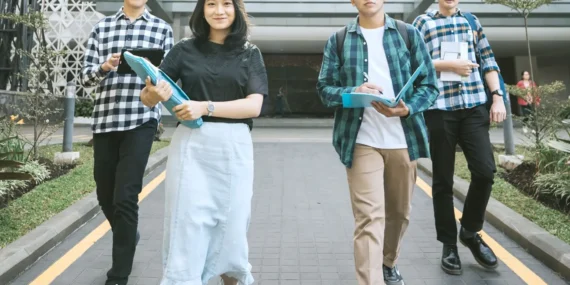 UNIVERSITAS KATOLIK PARAHYANGAN (UNPAR)
