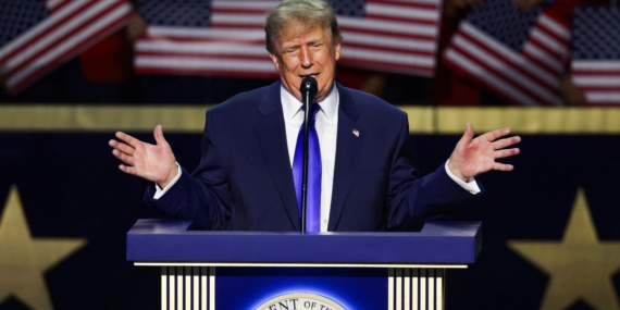 Trump Offers $5,000 to Every American if Republicans Win the Midterms