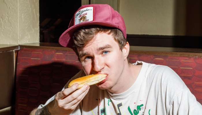 this-man-has-a-cult-internet-following-over-his-olive-garden-lifetime-pasta-pass