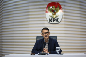 kpk-tangkap-dirjen-atr/bpn-dan-2-kepala-kantah-dalam-ott