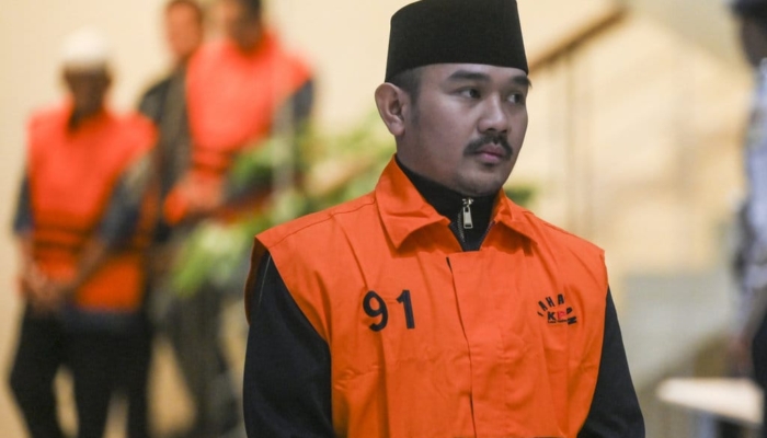 bupati-bekasi-nonaktif-ade-kuswara-divonis-6-tahun-penjara