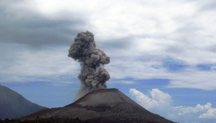 jangan-panik!-erupsi-gunung-secara-bersamaan-bukan-berarti-saling-berkaitan,-ini-penjelasannya