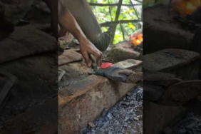 The Master of Fire: Witness Asia’s Most Incredible Blacksmithing Skills.📍
