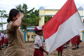 prabowo-ungkap-alasan-rekrutmen-guru-ingin-ditarik-ke-pusat