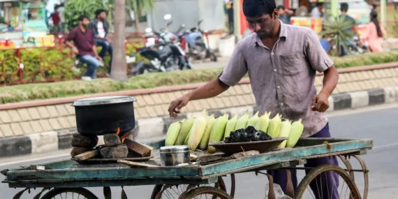 Hobi Pemda: membiarkan PKL tumbuh subur dulu, baru bingung cara menata ulang