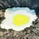 ada-“telur-ceplok”-di-kawah-gunung-anak-krakatau-usai-erupsi,-ini-yang-terjadi