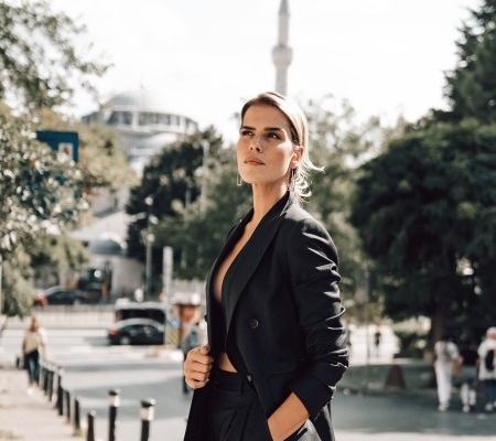 elegan!-ini-5-outfit-semi-formal-yang-bisa-kamu-kenakan