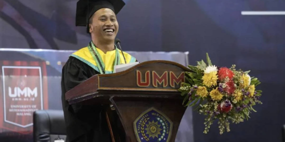 Isa Almasih Jadi Wisudawan dan Bawa Sambutan di Universitas Muhammadiyah Malang