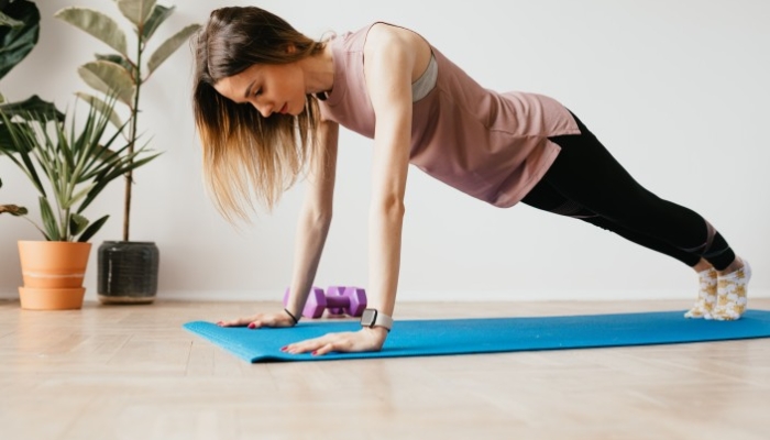 sehat!-ini-5-gerakan-workout-di-rumah