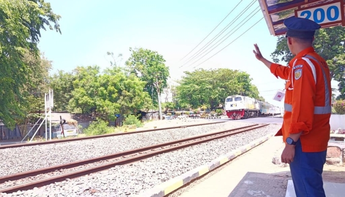 menyimak-cerita-dari-penjaga-nyawa-di-perlintasan-kereta