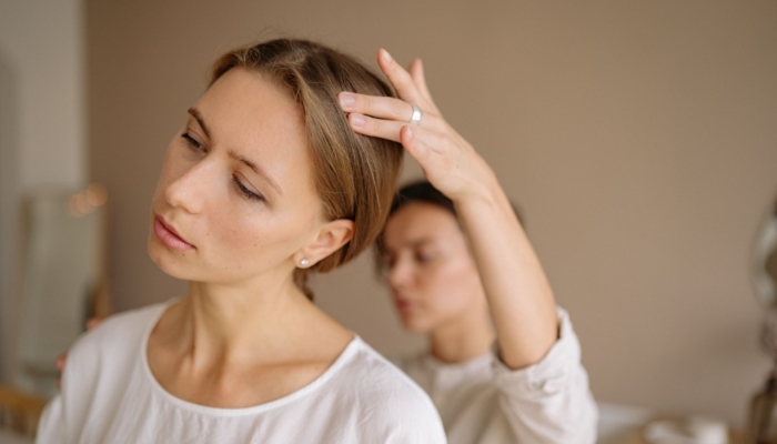 5-tips-pijat-kepala-yang-bikin-rambut-cepat-panjang