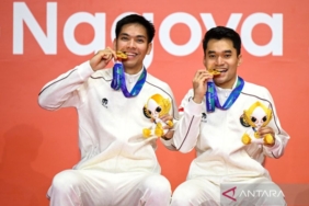 leo/daniel-persembahkan-medali-emas-untuk-keluarga-dan-kerabat