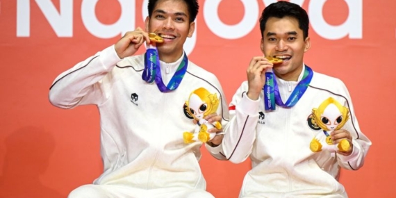 Leo/Daniel persembahkan medali emas untuk keluarga dan kerabat