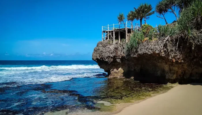 pantai-ngobaran:-tempat-sang-raja-terakhir-majapahit-terbakar-dan-moksa