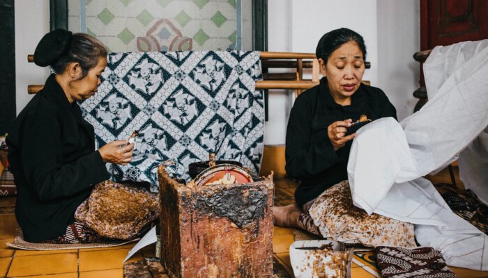 mengenal-batik-sambil-berwisata,-konsep-baru-untuk-wisatawan-mancanegara-mengenal-wastra-lokal