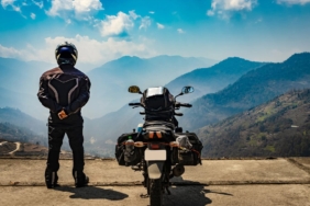 10-rekomendasi-jaket-motor-touring-untuk-berkendara-jarak-jauh