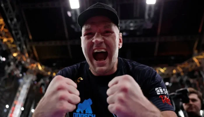 tyson-fury-jadikan-joshua-sebagai-jalan-menuju-duel-ketiga-dengan-usyk