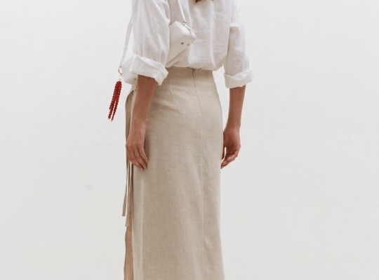 elegan!-ini-6-tips-padu-padan-rok-linen-untuk-ke-kantor