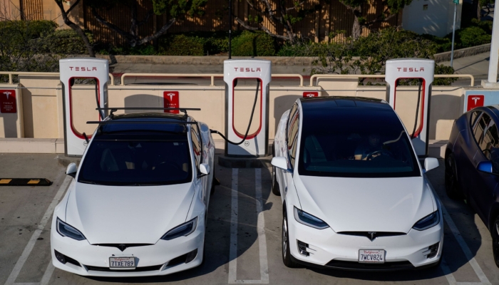 tesla’s-‘full-self-driving’-becomes-‘assisted-driving’-in-europe