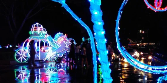 5 hal yang wajib diketahui turis sebelum berwisata malam ke Simpang Lima Semarang