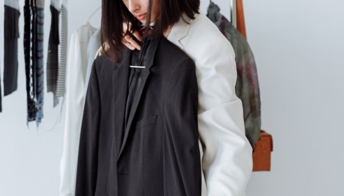 mudah!-ini-6-tips-gantung-blazer-agar-tetap-rapi