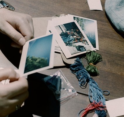 scatta-e-fila:-an-instant-photography-&-embroidery-analogue-workshop-by-studiosale