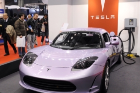 tesla’s-roadster-2-is-late—and-entering-a-different-ev-world