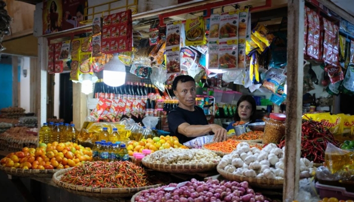 meskipun-minimarket-menjamur,-warung-masih-jadi-tempat-favorit-untuk-berbelanja