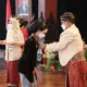 salut-dengan-wisuda-isi-surakarta-yang-memilih-nguri-nguri-budaya-di-momen-penting