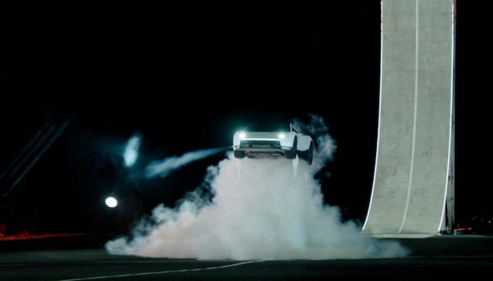 a-tesla-flying-car?-i-don’t-know,-man