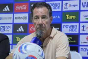 bri-super-league:-psim-takluk-dari-psm,-jean-paul-van-gastel-pertanyakan-peran-var