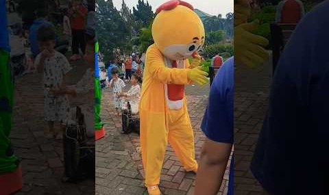 Badut…Joget kicau mania 🤡🤡 #badut #kicaumania #shorts #fyp