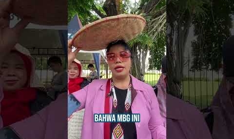 Ibu-Ibu Demo Protes Keracunan MBG Sambil Pukuli Panci