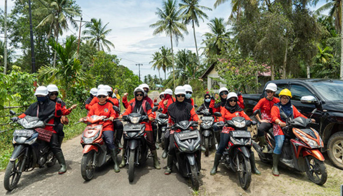 the-power-of-mama,-pasukan-ibu-ibu-yang-turun-padamkan-karhutla-di-kalimantan