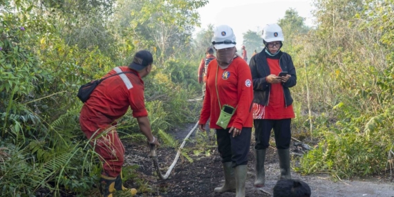 Dengan Selang dan Motor, 140 Lebih Perempuan Ketapang Jaga Hutan dari Karhutla 2026