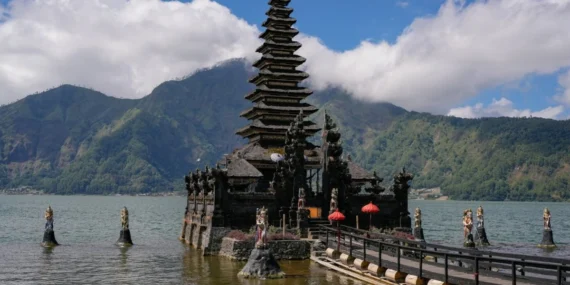 Begini cara hemat warlok Banyuwangi berwisata ke Bali 
