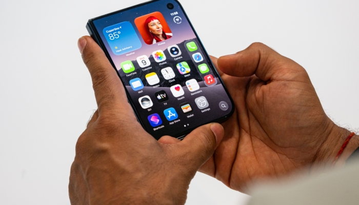 8-things-to-know-about-the-iphone-duo