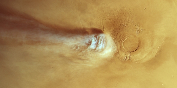 The ‘Exotic Physics’ Behind a Mysterious 1,000-Mile Cloud on Mars