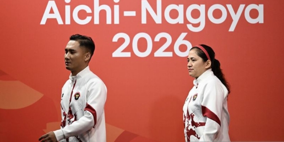 Leani/Hikmat persembahkan emas pertama dari para bulu tangkis
