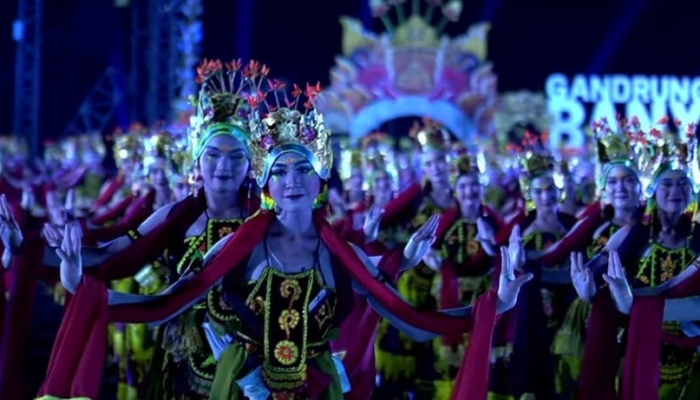 siswi-sekolah-rakyat-tampil-memukau-di-gandrung-sewu-2026